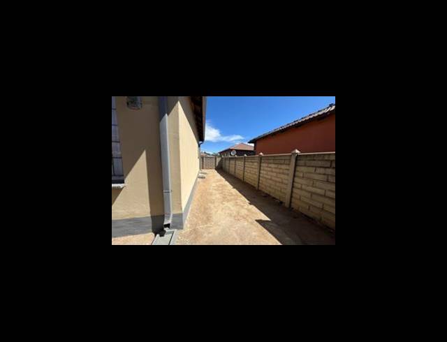 2 BEDROOM HOUSE FOR SALE IN VANDERBIJLPARK CE 4